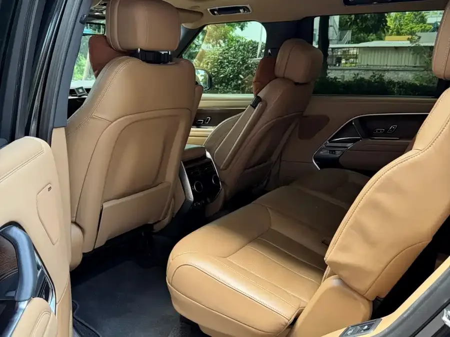 Land Rover Range Rover Range Rover 2023 3.0 L6 400PS Extended Edition 2023 — миниатюра 2