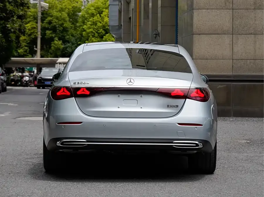Mercedes-Benz E-Class Mercedes-Benz E-Class 2025 facelift E 300 L Luxury Edition 2025 — миниатюра 2