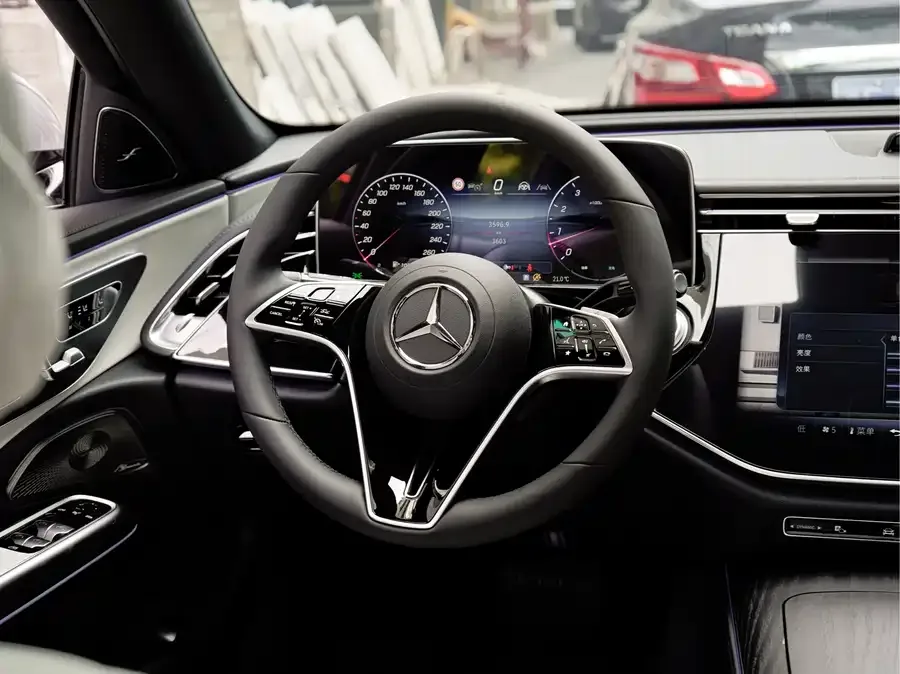 Mercedes-Benz E-Class Mercedes-Benz E-Class 2025 facelift E 300 L Luxury Edition 2025 — миниатюра 5