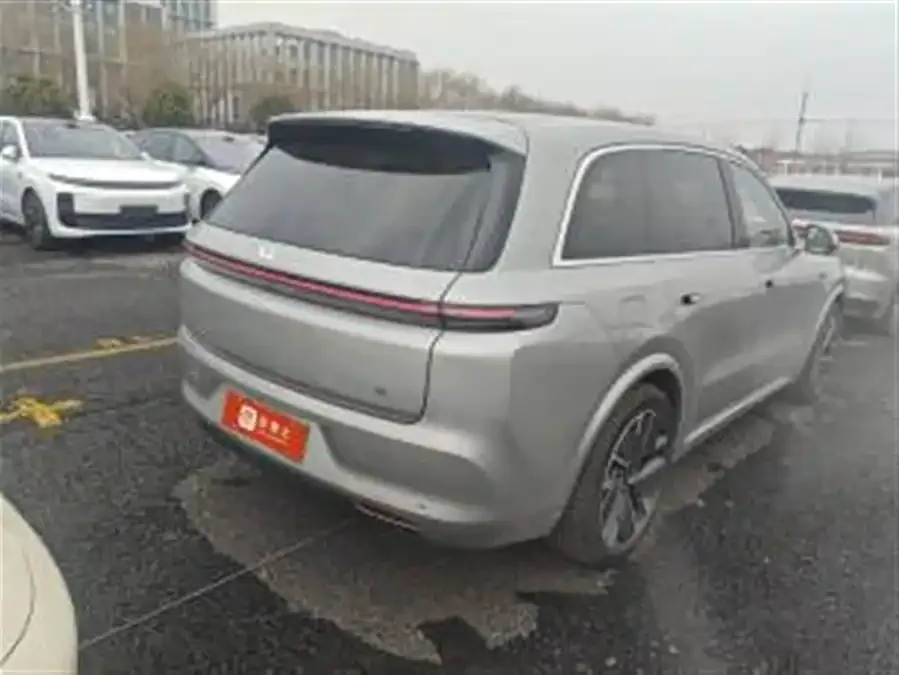 Li Xiang L8 Ideal L8 2025 Max Smart Renewal Edition 2025 — миниатюра 3