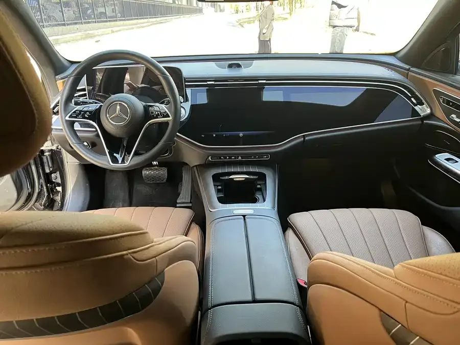Mercedes-Benz E-class new energy Mercedes-Benz E-Class New Energy 2024 E 350 e L Plug-in Hybrid Sedan 2024 — миниатюра 3
