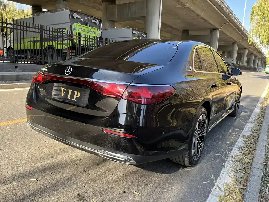 Mercedes-Benz E-class new energy Mercedes-Benz E-Class New Energy 2024 E 350 e L Plug-in Hybrid Sedan 2024 — миниатюра 4