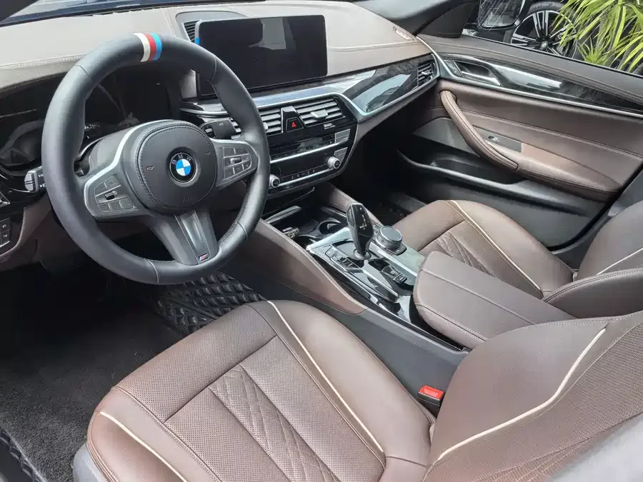 BMW 5 Series BMW 5 Series 2022 facelift 525Li M sports package 2023 — миниатюра 2