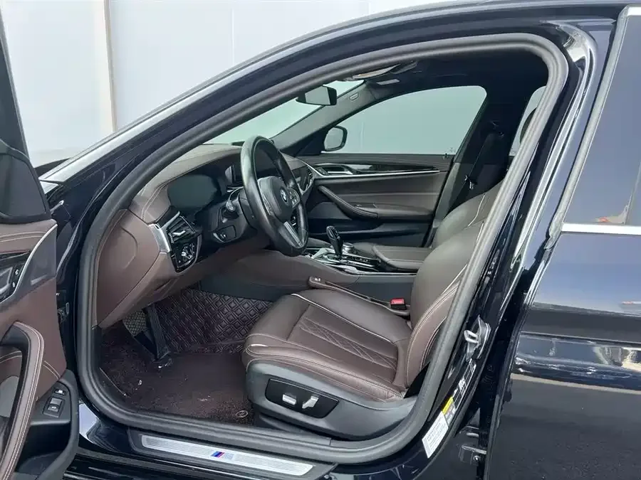 BMW 5 Series New Energy 2022 535Le M Sports Package 2023 — миниатюра 3