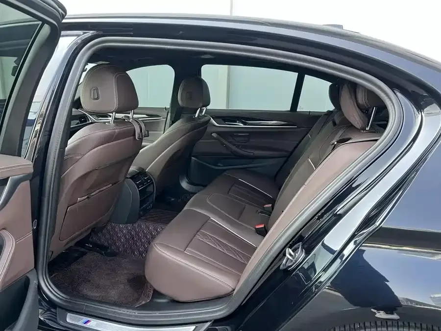 BMW 5 Series New Energy 2022 535Le M Sports Package 2023 — миниатюра 5