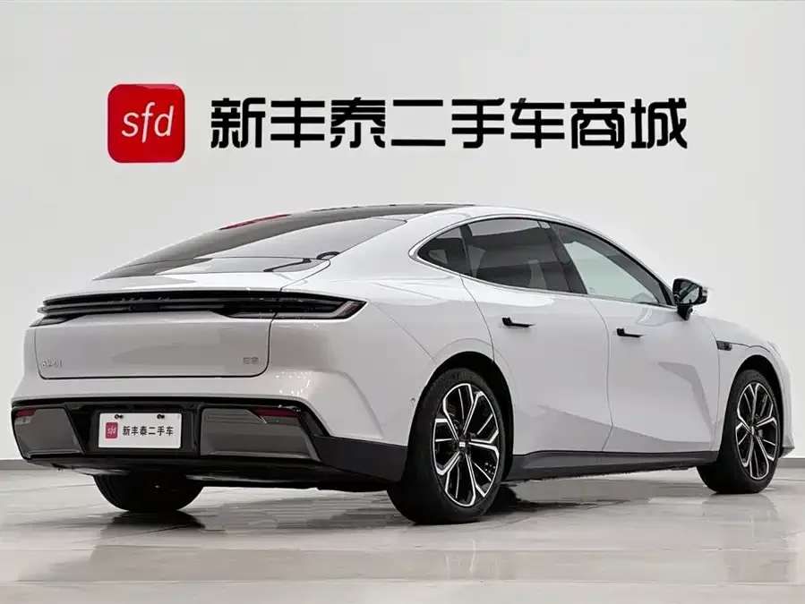 Geely Galaxy E8 Galaxy E8 2025 700km Long-distance Intelligent Driving Edition 2025 — миниатюра 2