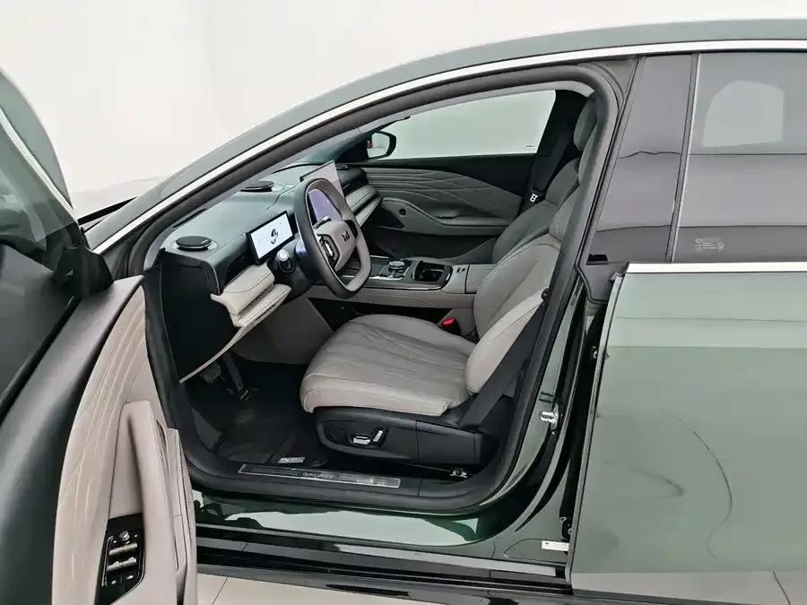 Geely Galaxy Star 8 Galaxy Star 8 2025 130km EM-i Premium Edition 2025 — миниатюра 2