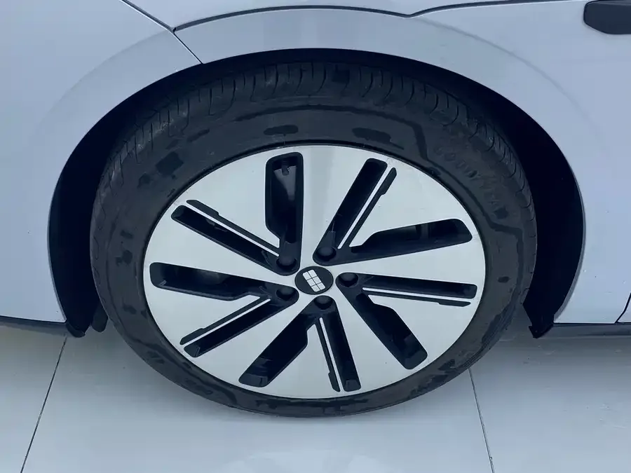 Geely Galaxy E8 Galaxy E8 2024 665km RWD Starship Long Range Edition 2024 — миниатюра 3