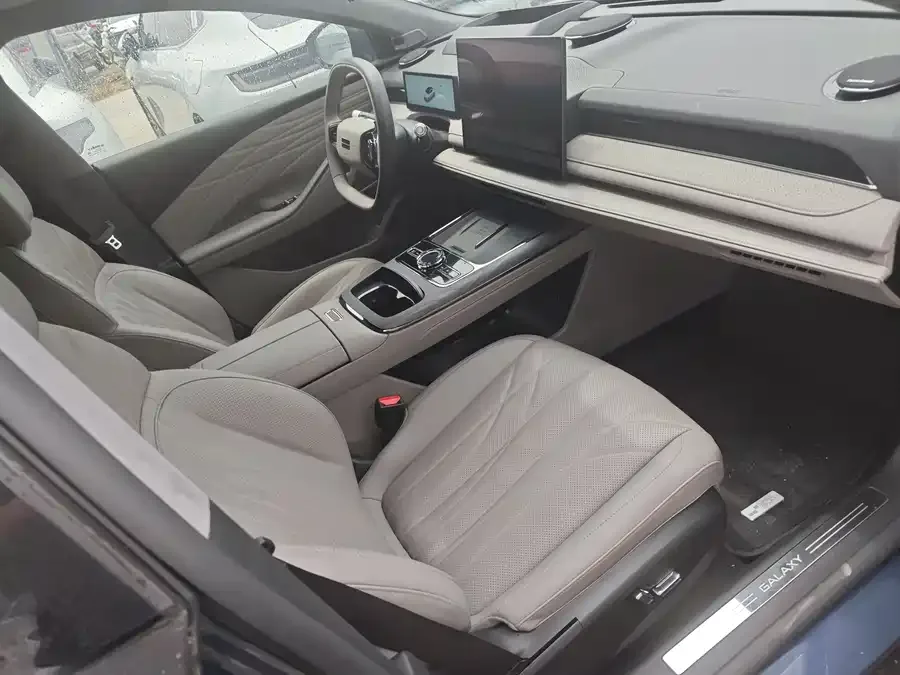 Geely Galaxy Star 8 Galaxy Star 8 2025 130km EM-P Starship Edition 2025 — миниатюра 4