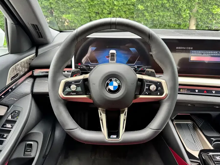 BMW 5 Series BMW 5 Series 2025 530Li Exclusive M Sport Package 2025 — миниатюра 4