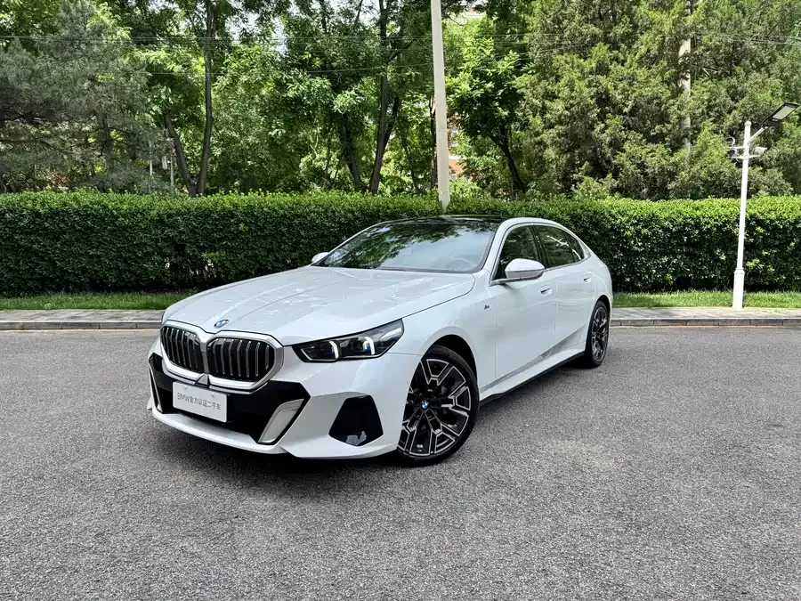 BMW 5 Series 2025