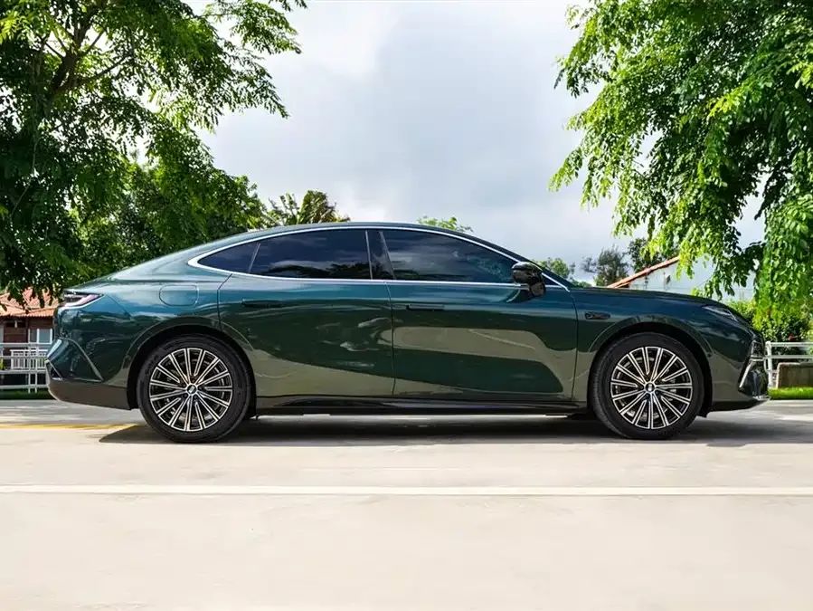Geely Galaxy Star 8 Galaxy Star 8 2025 130km EM-i Flagship Edition 2025 — миниатюра 2