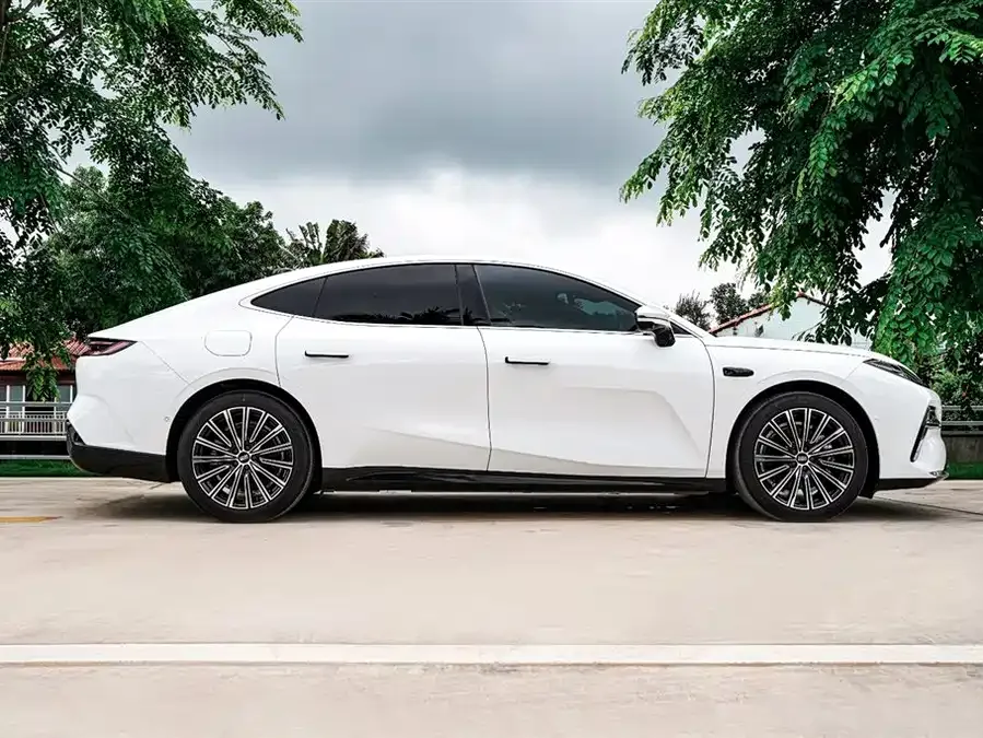 Geely Galaxy Star 8 Galaxy Star 8 2025 130km EM-P Starship Edition 2025 — миниатюра 2