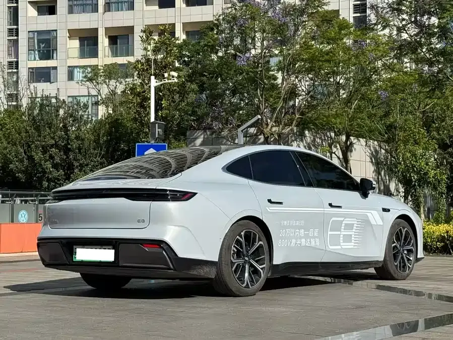Geely Galaxy E8 Galaxy E8 2025 700km Long-distance Intelligent Driving Edition 2025 — миниатюра 3