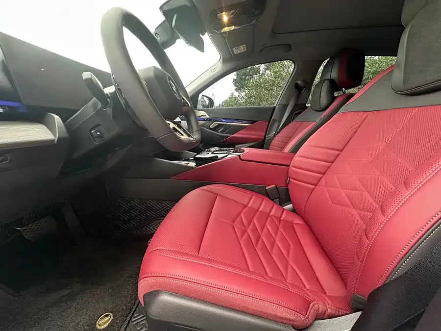 BMW 5 Series BMW 5 Series 2025 530Li Exclusive M Sport Package 2025 — миниатюра 2