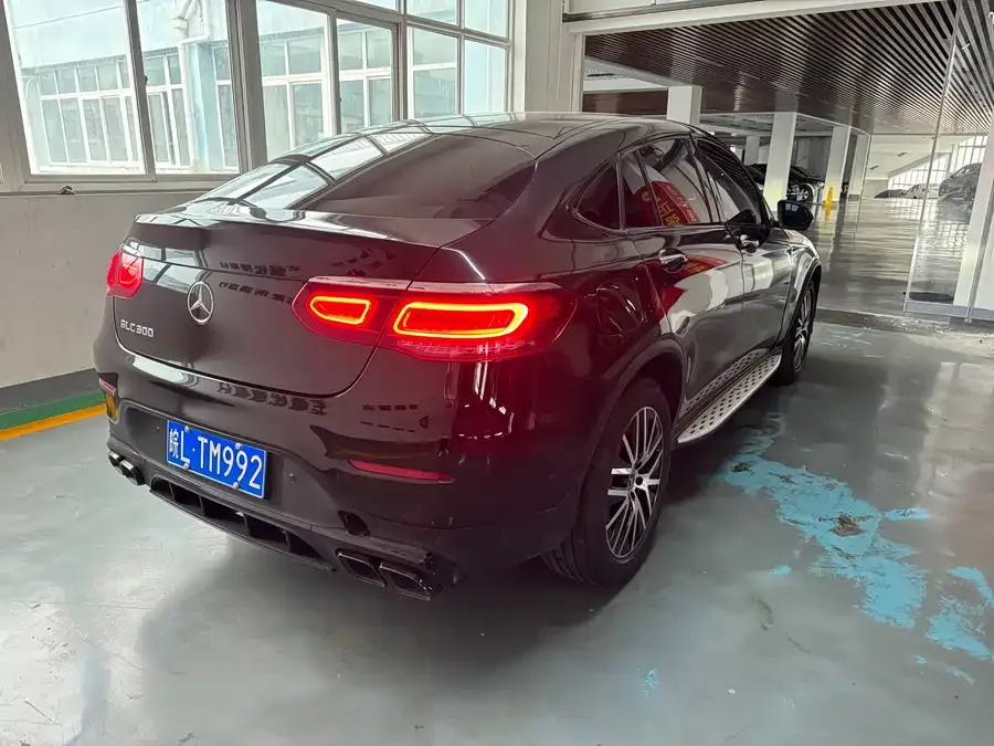 Mercedes-Benz GLC Coupe Mercedes-Benz GLC Coupe 2022 GLC 300 4MATIC Coupe SUV 2022 — миниатюра 4