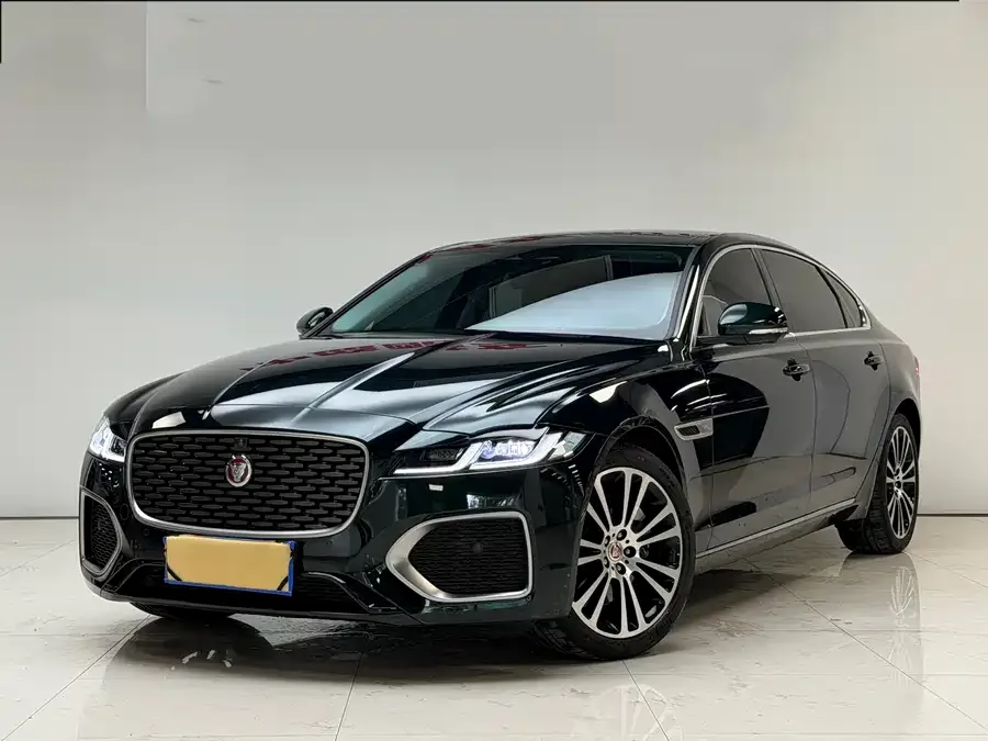 Jaguar XFL 2025 2.0T P250 Two-Wheel Drive Premium Luxury Edition 2026 — фото 1, купить с доставкой в Москву