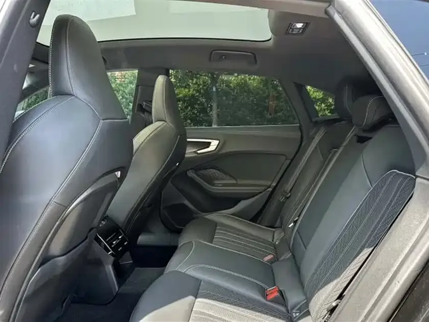 Audi A5L Sportback 2026 TFSI 150kW Intelligent Leading Edition 2026 — миниатюра 5