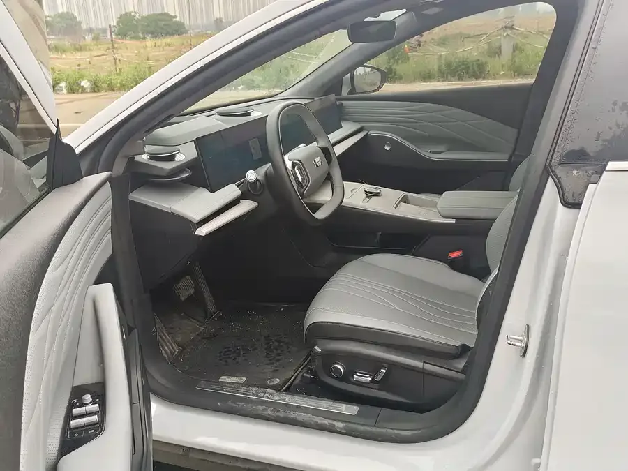Geely Galaxy E8 Galaxy E8 2024 665km RWD Starship Long Range Edition 2024 — миниатюра 4