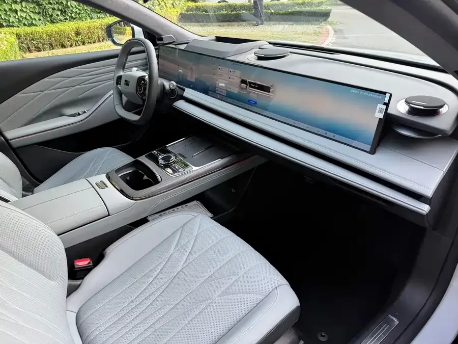 Geely Galaxy E8 Galaxy E8 2025 700km Long-distance Intelligent Driving Edition 2025 — миниатюра 3