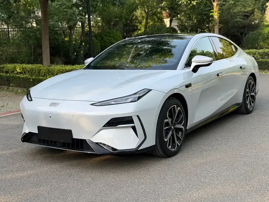 Geely Galaxy E8 2025