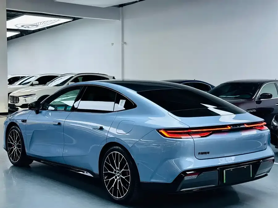 Geely Galaxy E8 Galaxy E8 2025 620km 4WD Starship LiDAR Smart Driving Edition 2025 — миниатюра 4