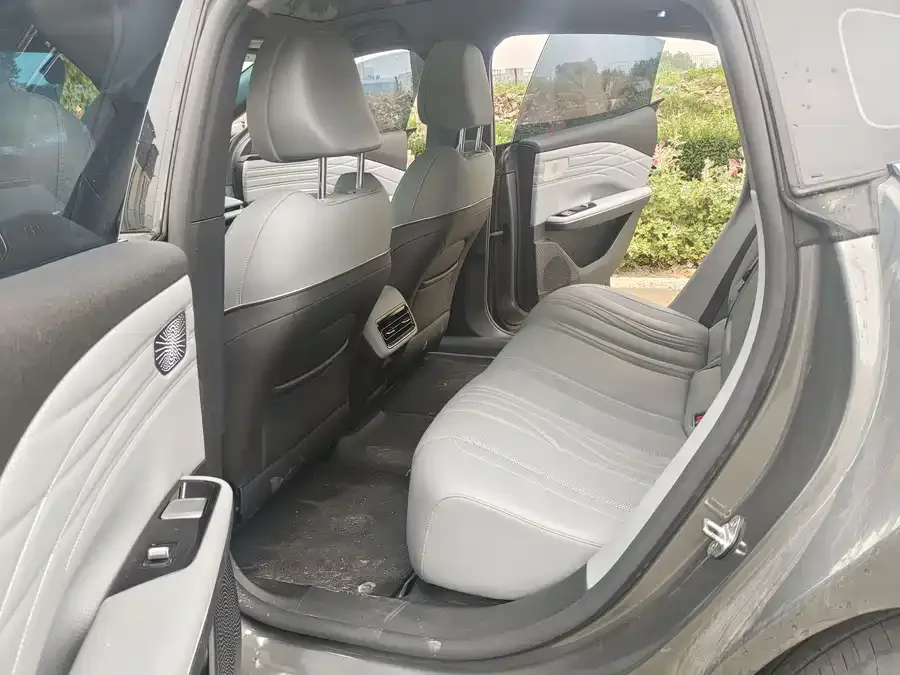 Geely Galaxy E8 Galaxy E8 2024 550km RWD MAX 2025 — миниатюра 2