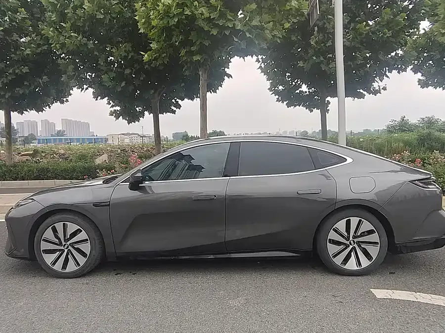 Geely Galaxy E8 Galaxy E8 2024 550km RWD MAX 2025 — миниатюра 3