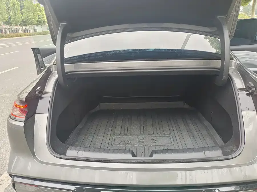 Geely Galaxy E8 Galaxy E8 2024 550km RWD MAX 2025 — миниатюра 5