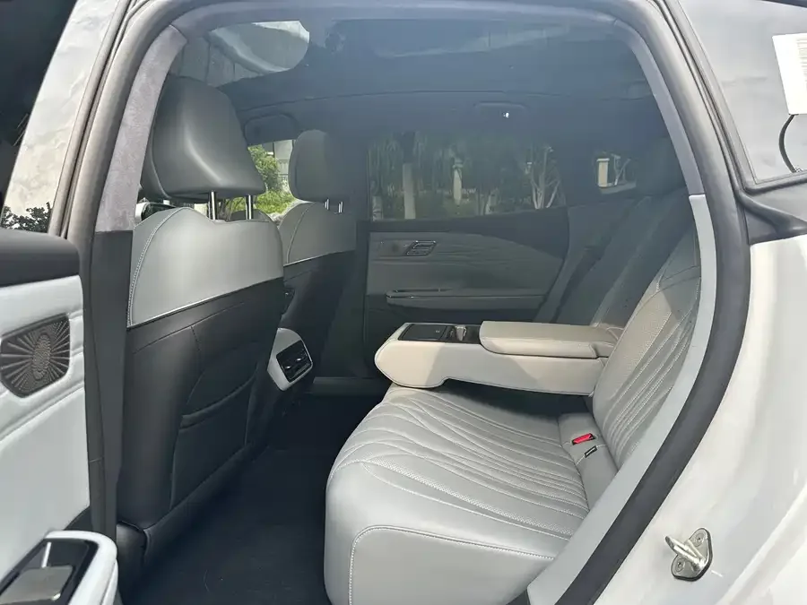 Geely Galaxy E8 Galaxy E8 2025 700km Long-distance Intelligent Driving Edition 2025 — миниатюра 4
