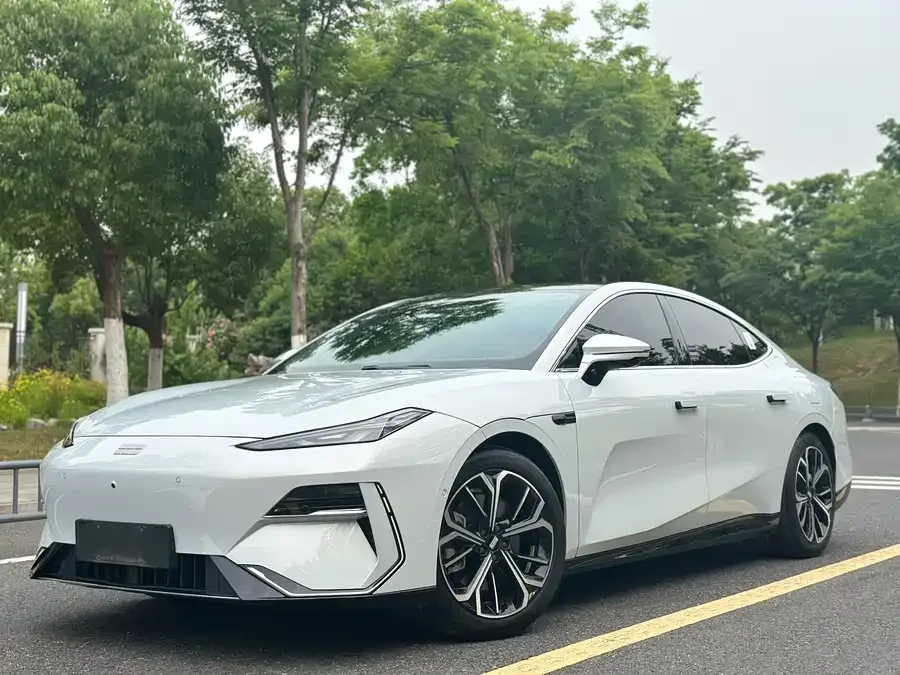Geely Galaxy E8 2025