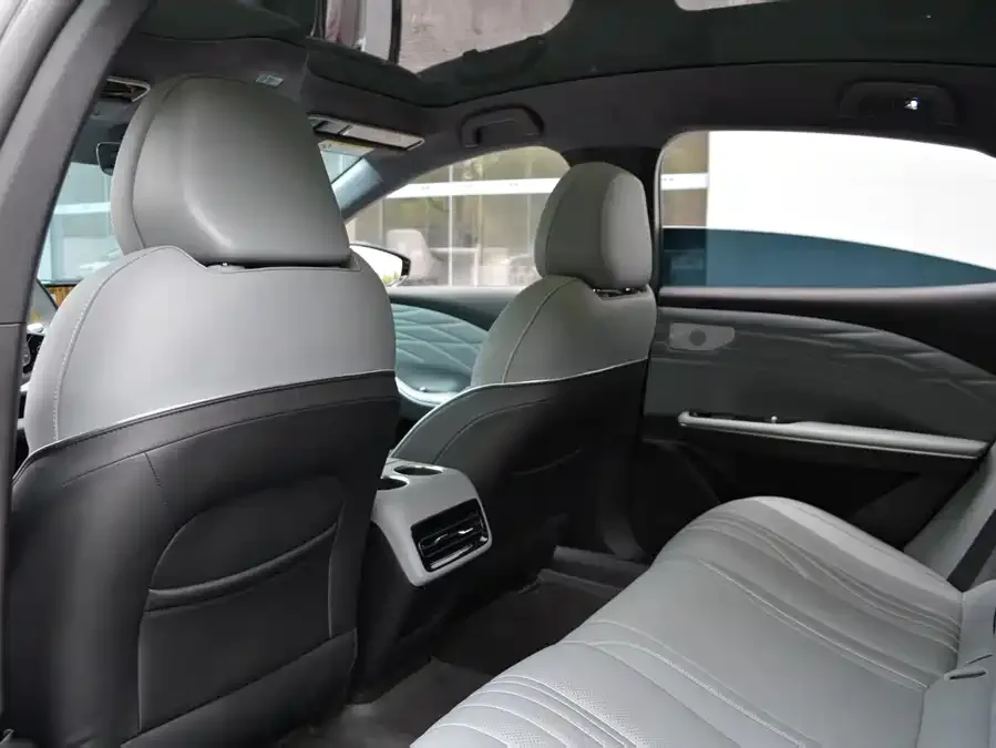 Geely Galaxy E8 Galaxy E8 2024 550km RWD MAX 2024 — миниатюра 5