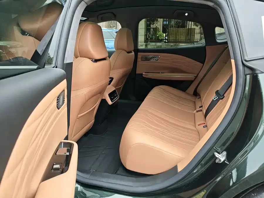 Geely Galaxy Star 8 Galaxy Star 8 2025 130km EM-i Flagship Edition 2025 — миниатюра 4
