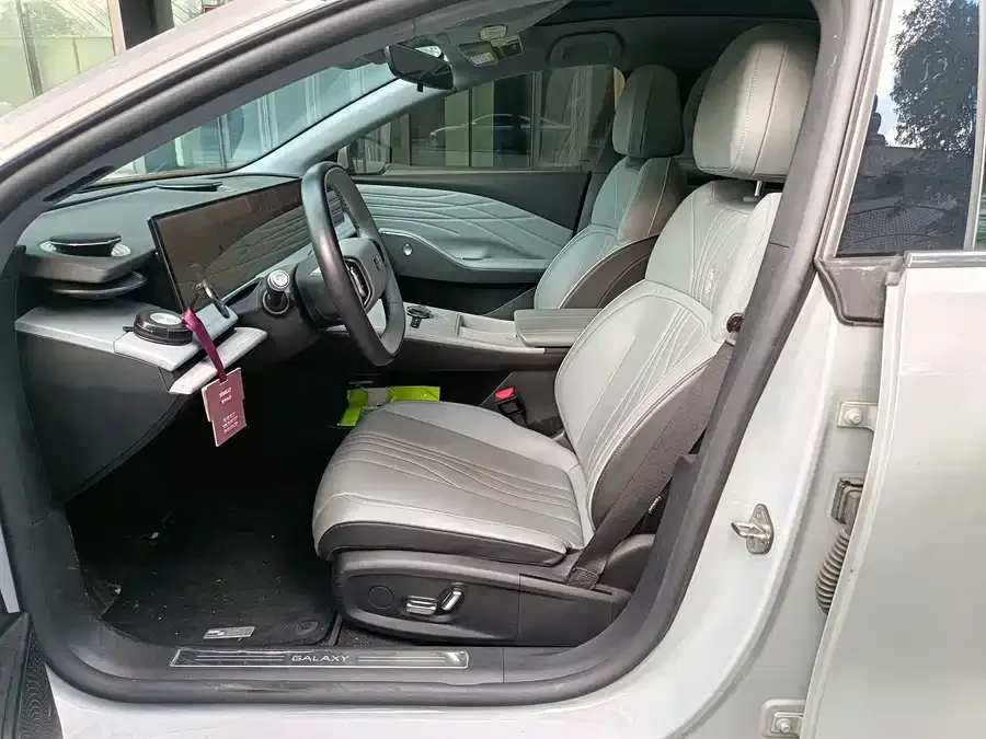 Geely Galaxy E8 Galaxy E8 2024 550km RWD PRO 2024 — миниатюра 3