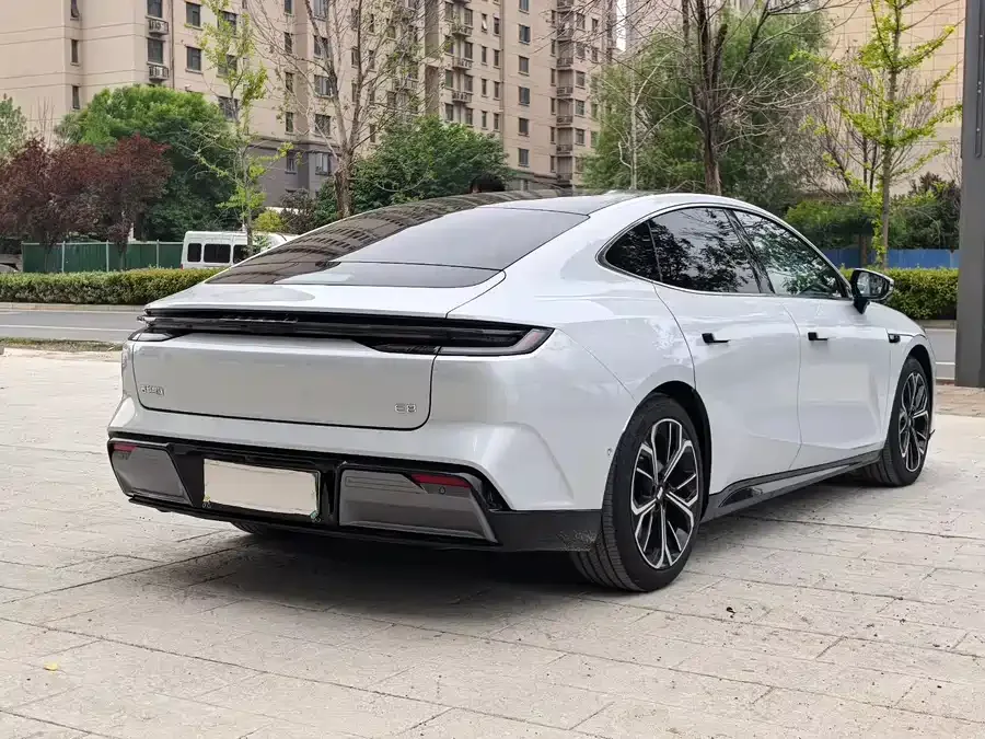 Geely Galaxy E8 Galaxy E8 2025 700km Long-distance Intelligent Driving Edition 2025 — миниатюра 3