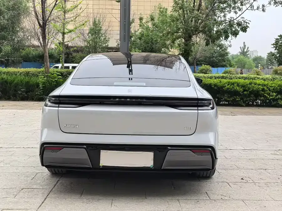 Geely Galaxy E8 Galaxy E8 2025 700km Long-distance Intelligent Driving Edition 2025 — миниатюра 5