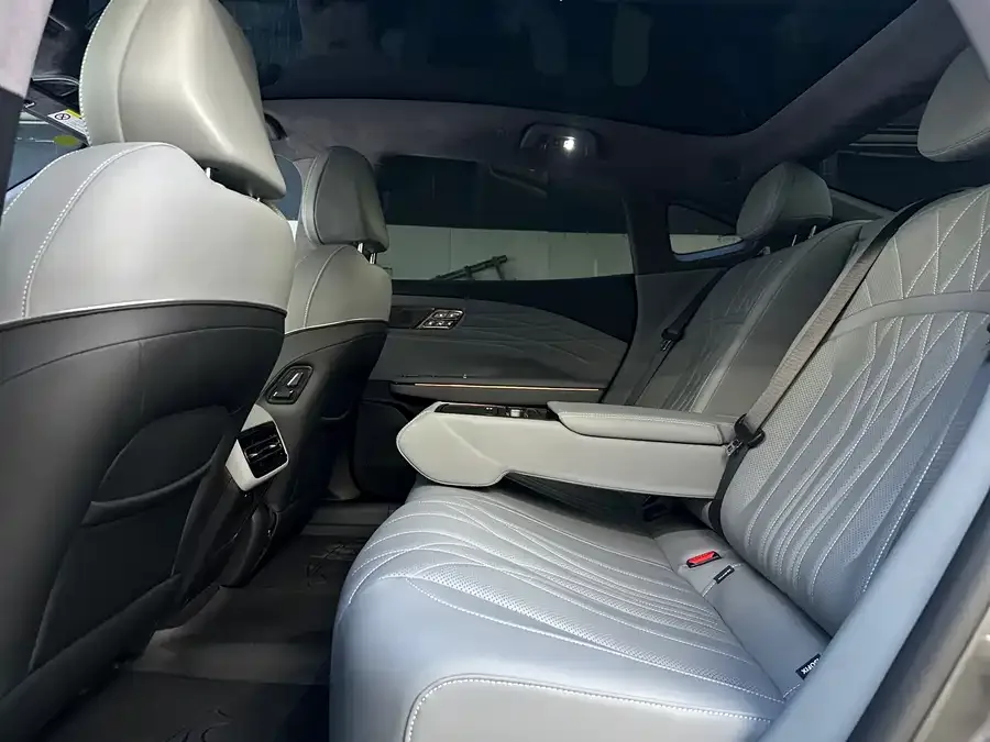 Geely Galaxy E8 Galaxy E8 2025 700km Long-distance Intelligent Driving Edition 2025 — миниатюра 5