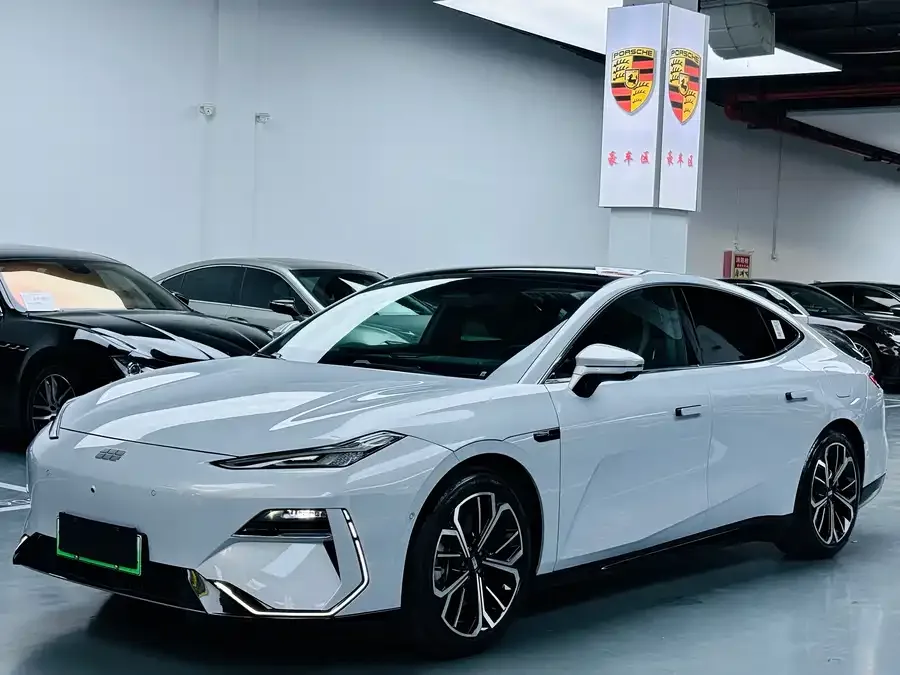 Geely Galaxy E8 2025