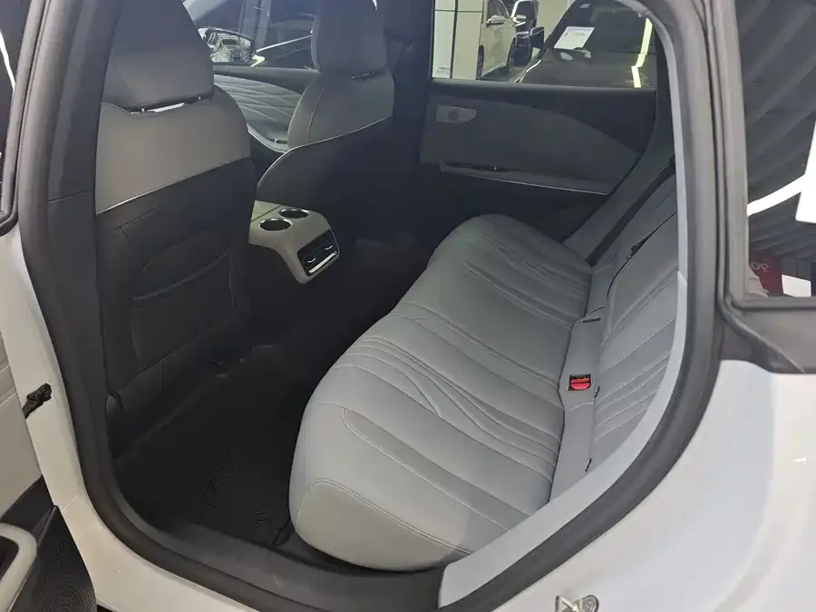 Geely Galaxy E8 Galaxy E8 2024 550km RWD Longteng Edition 2025 — миниатюра 3