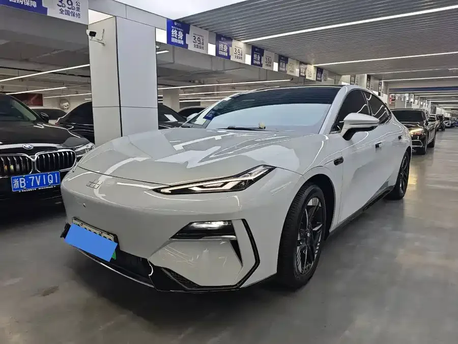 Geely Galaxy E8 2025