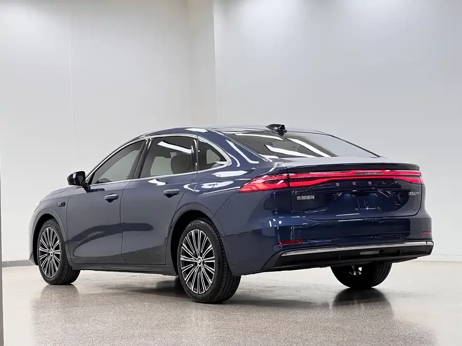 Geely Galaxy A7 EM Galaxy A7 EM 2025 EM-i 150km Starship Edition 2025 — миниатюра 2