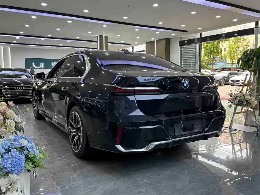 BMW 7 Series BMW 7 Series 2023 735Li M Sport Package 2023 — миниатюра 5