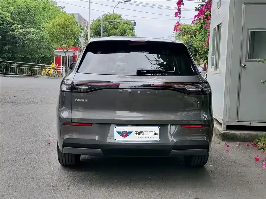 Geely Galaxy E5 Galaxy E5 2024 530km Long Range Edition 2025 — миниатюра 2
