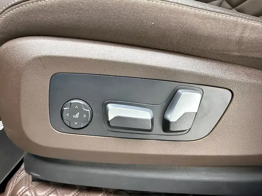 BMW X5 2023 xDrive 30Li Exclusive M Sport Package 2024 — миниатюра 5