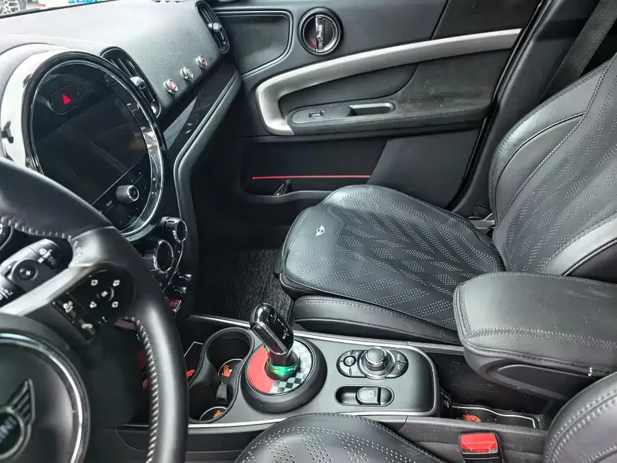 MINI JCW COUNTRYMAN MINI JCW COUNTRYMAN 2023 2.0T JOHN COOPER WORKS 2023 — миниатюра 2
