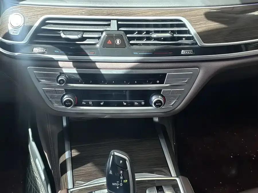 BMW 7 Series BMW 7 Series 2021 730Li Luxury Package 2022 — миниатюра 3