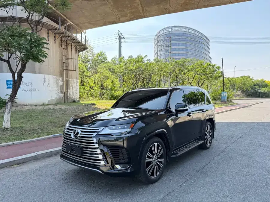 Lexus LX 2025