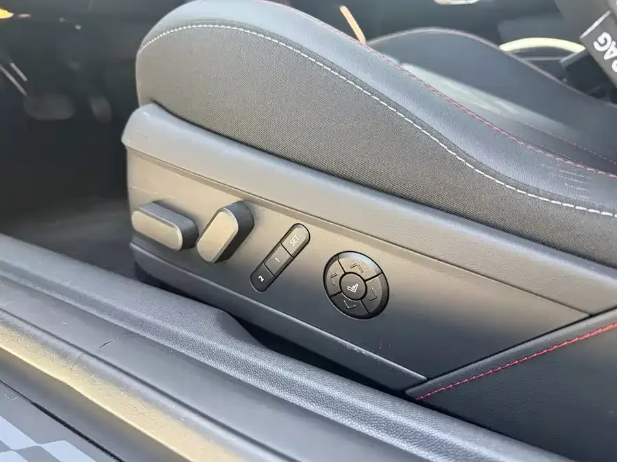 MINI electric JCW MINI JCW 2025 ELECTRIC JOHN COOPER WORKS 2025 — миниатюра 3