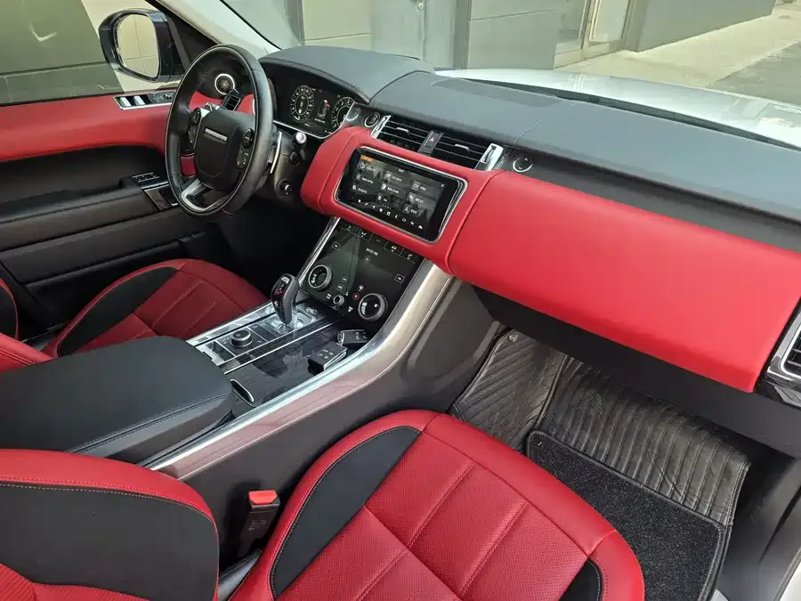 Land Rover Range Rover Sport Range Rover Sport 2022 3.0 L6 Black Edition 2022 — миниатюра 3