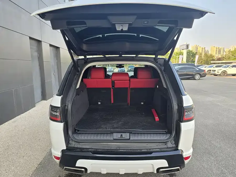 Land Rover Range Rover Sport Range Rover Sport 2022 3.0 L6 Black Edition 2022 — миниатюра 4